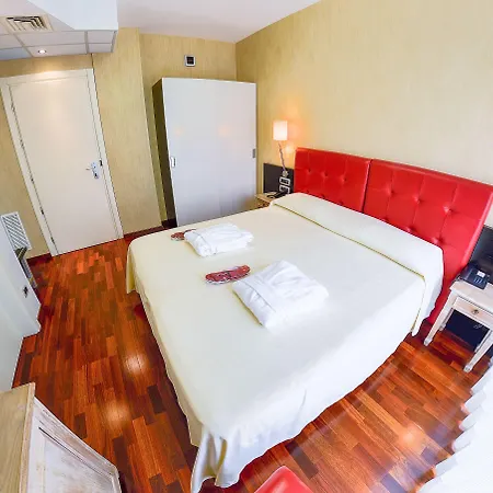 Victoria Hotel 4*